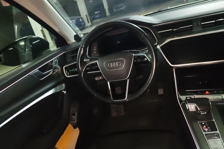 Used Audi A6 2022 allroad quattro Explorer 55 TFSI Prestige Off-Road Model Steering Wheel