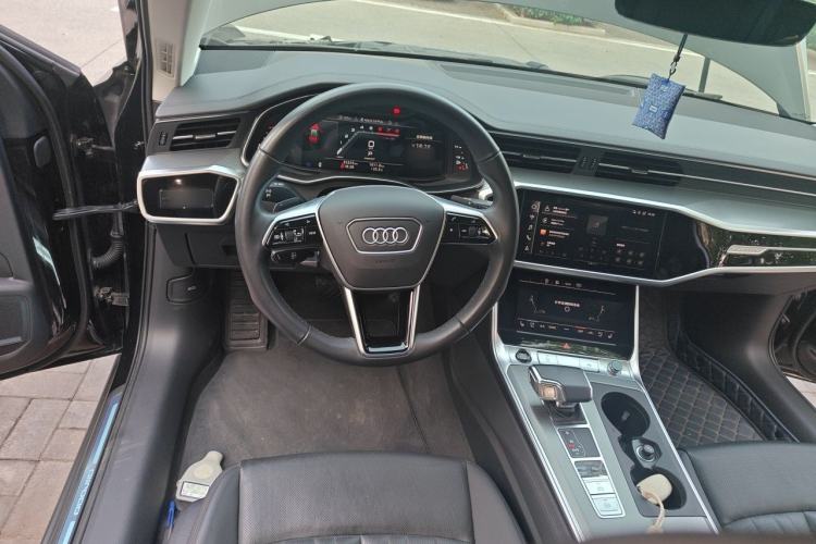 Used Audi A6 2022 allroad quattro Explorer 55 TFSI Prestige Off-Road Model Steering Wheel