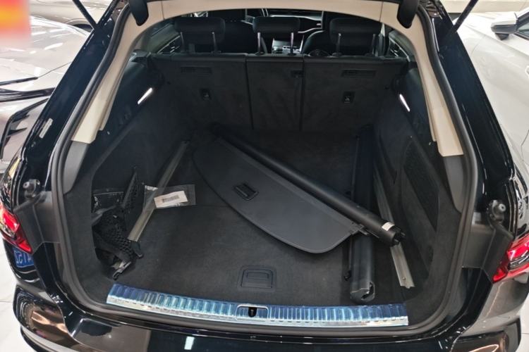 Used Audi A6 2022 allroad quattro Explorer 55 TFSI Prestige Off-Road Model Trunk