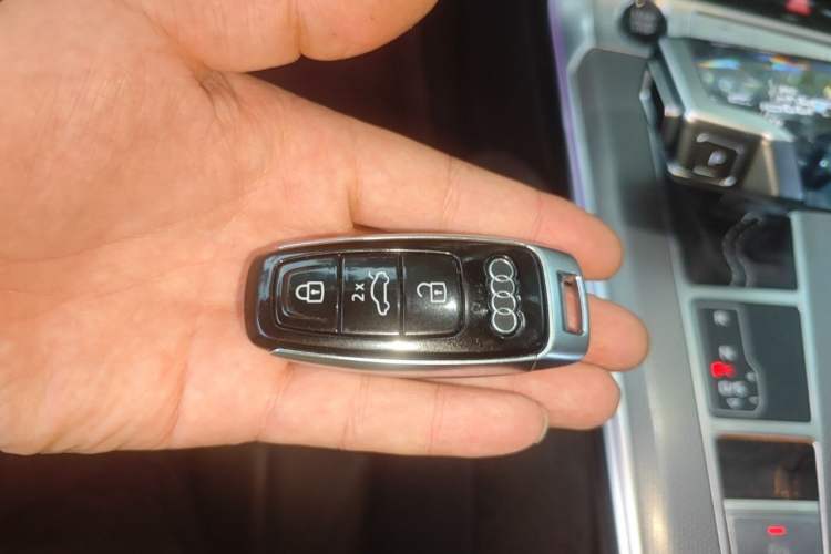 Used Audi A6 2022 allroad quattro Explorer 55 TFSI Prestige Off-Road Model Vehicle Key