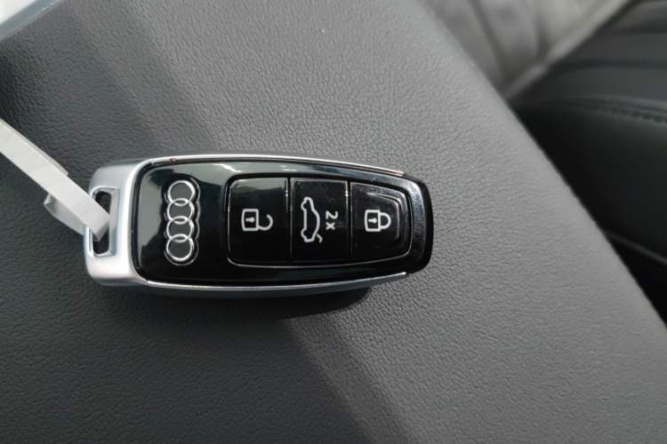 Used Audi A6 2022 allroad quattro Explorer 55 TFSI Prestige Off-Road Model Vehicle Key