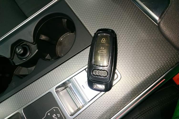 Used Audi A6 2022 allroad quattro Explorer 55 TFSI Prestige Off-Road Model Vehicle Key