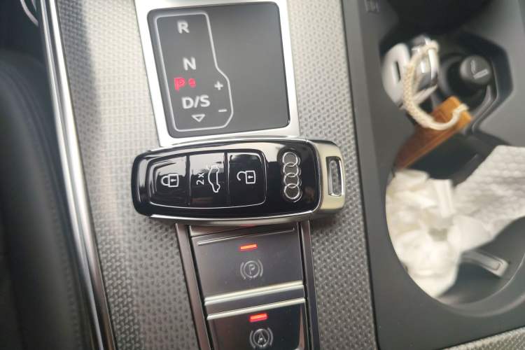 Used Audi A6 2022 allroad quattro Explorer 55 TFSI Prestige Off-Road Model Vehicle Key