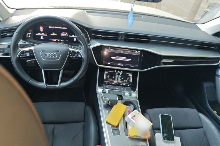 Used Audi A6 2022 Avant Futurist 45 TFSI Prestige Dynamic Edition Center Console