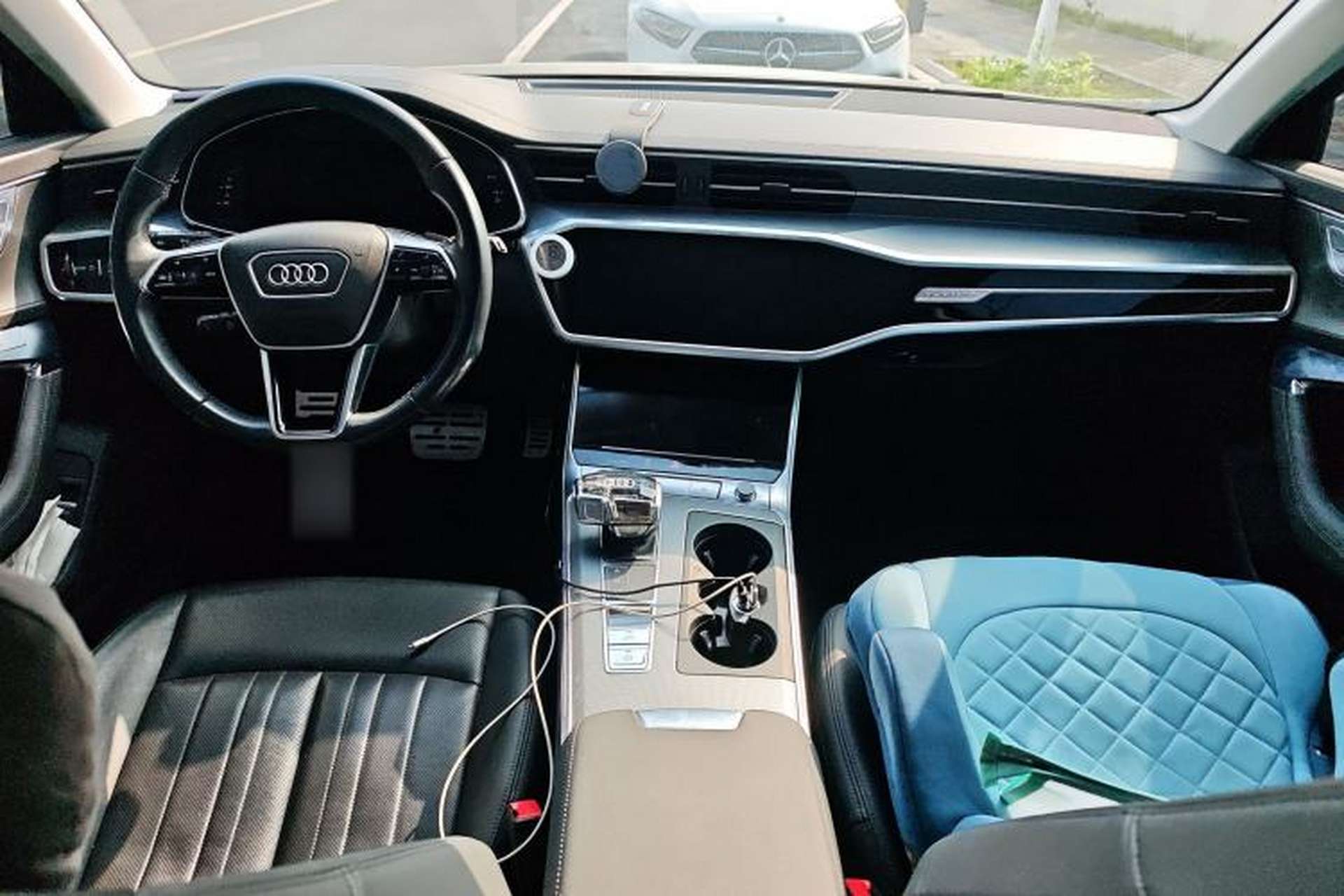 Used Audi A6 2022 allroad quattro Explorer 55 TFSI Prestige Off-Road Model Center Console