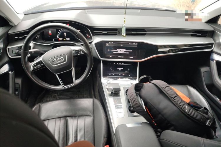 Used Audi A6 2022 allroad quattro Explorer 55 TFSI Prestige Off-Road Model Center Console