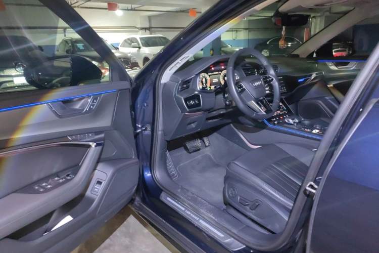 Used Audi A6 2022 allroad quattro Explorer 55 TFSI Prestige Off-Road Model Driver Seat