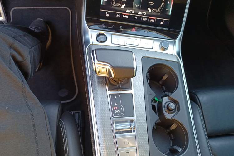 Used Audi A6 2022 allroad quattro Explorer 55 TFSI Prestige Off-Road Model Gear Lever