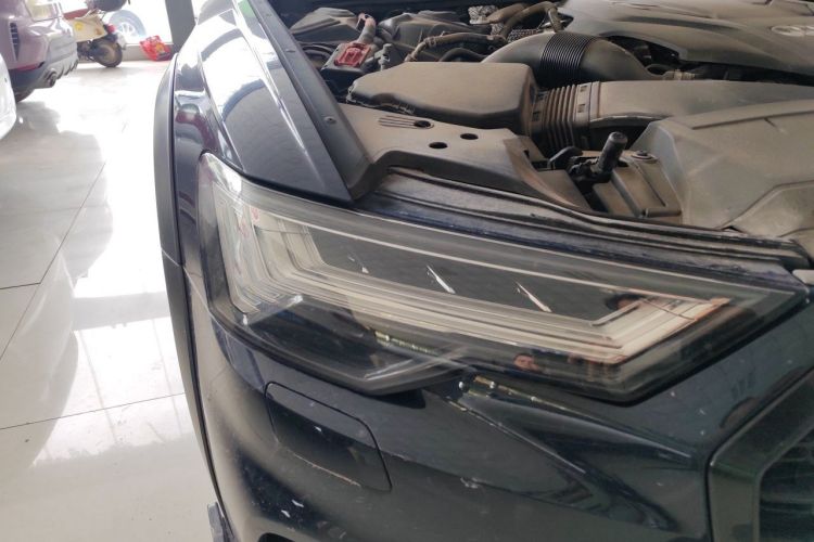 Used Audi A6 2022 allroad quattro Explorer 55 TFSI Prestige Off-Road Model Right Front Headlight