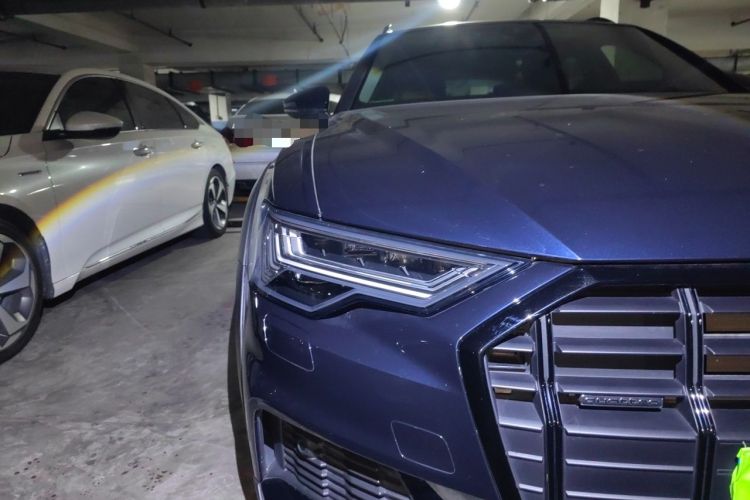 Used Audi A6 2022 allroad quattro Explorer 55 TFSI Prestige Off-Road Model Right Front Headlight