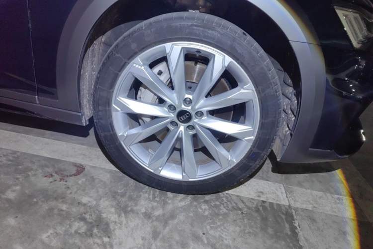 Used Audi A6 2022 allroad quattro Explorer 55 TFSI Prestige Off-Road Model Right Front Wheel Hub