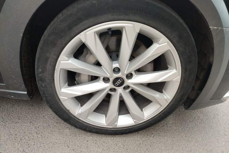 Used Audi A6 2022 allroad quattro Explorer 55 TFSI Prestige Off-Road Model Right Front Wheel Hub