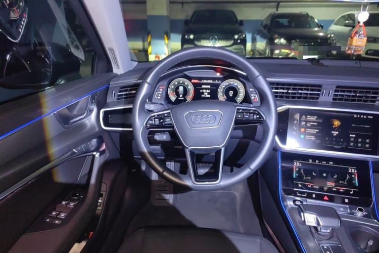 Used Audi A6 2022 allroad quattro Explorer 55 TFSI Prestige Off-Road Model Steering Wheel