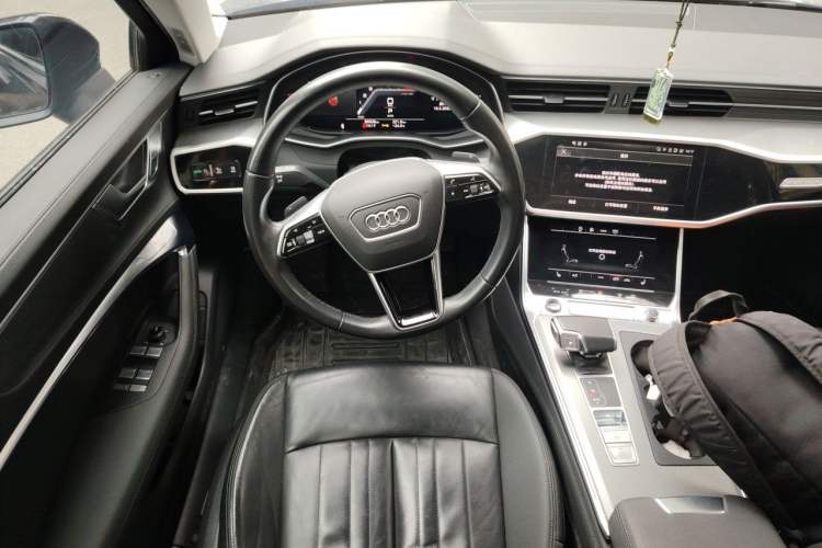 Used Audi A6 2022 allroad quattro Explorer 55 TFSI Prestige Off-Road Model Steering Wheel