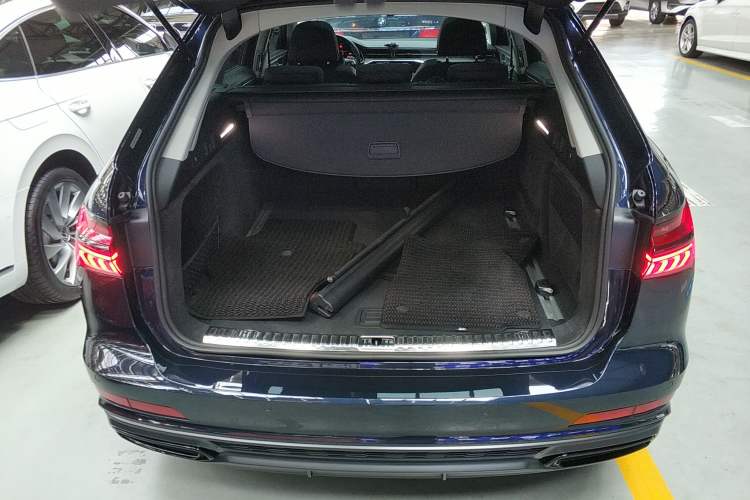 Used Audi A6 2022 Avant Futurist 45 TFSI Prestige Dynamic Edition Trunk