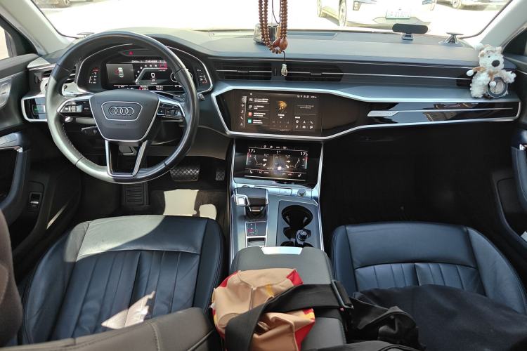 Used Audi A6 2022 allroad quattro Explorer 55 TFSI Prestige Off-Road Model Center Console