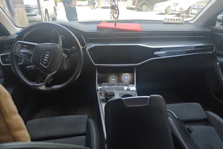 Used Audi A6 2022 Avant Futurist 45 TFSI Prestige Dynamic Edition Center Console