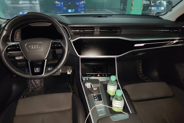 Used Audi A6 2022 allroad quattro 55 TFSI Snow Sports Edition Center Console