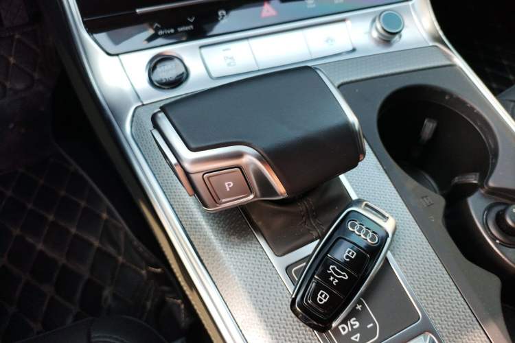 Used Audi A6 2022 allroad quattro Explorer 55 TFSI Prestige Off-Road Model Gear Lever