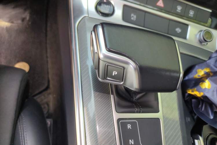 Used Audi A6 2022 Avant Futurist 45 TFSI Prestige Dynamic Edition Gear Lever