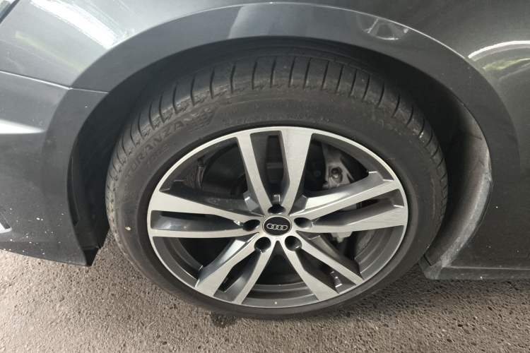 Used Audi A6 2022 Avant Futurist 40 TFSI Luxury Dynamic Model Left Front Wheel Hub