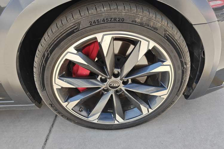 Used Audi A6 2022 allroad quattro Explorer 55 TFSI Prestige Off-Road Model Right Front Wheel Hub