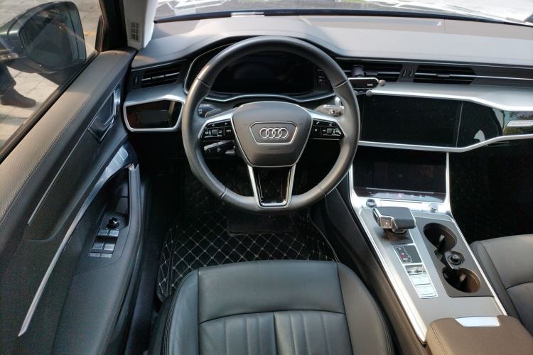 Used Audi A6 2022 allroad quattro Explorer 55 TFSI Prestige Off-Road Model Steering Wheel