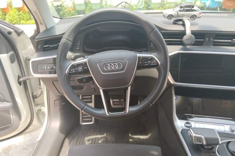 Used Audi A6 2022 allroad quattro 55 TFSI Snow Sports Edition Steering Wheel