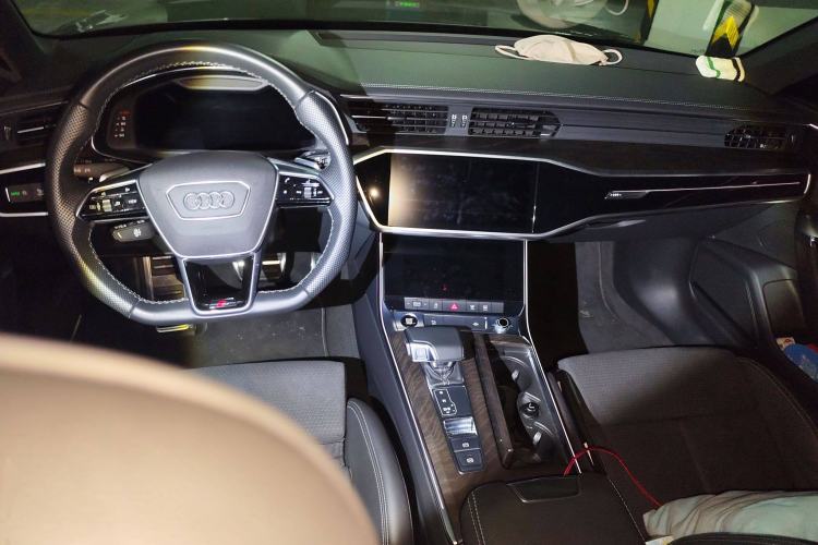 Used Audi A6 2022 Avant Futurist 45 TFSI Prestige Dynamic Edition Center Console