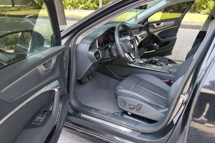 Used Audi A6 2022 allroad quattro Explorer 55 TFSI Prestige Off-Road Model Driver Seat