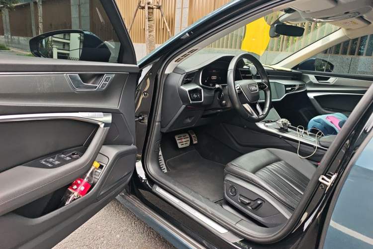 Used Audi A6 2022 allroad quattro Explorer 55 TFSI Prestige Off-Road Model Driver Seat