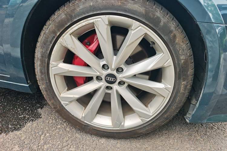 Used Audi A6 2022 allroad quattro Explorer 55 TFSI Prestige Off-Road Model Right Front Wheel Hub
