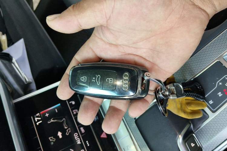 Used Audi A6 2022 allroad quattro Explorer 55 TFSI Prestige Off-Road Model Vehicle Key