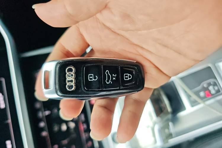 Used Audi A6 2022 allroad quattro Explorer 55 TFSI Prestige Off-Road Model Vehicle Key
