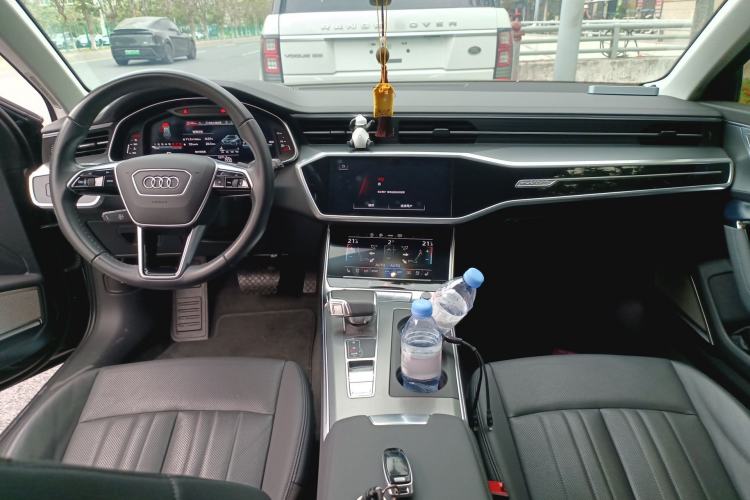 Used Audi A6 2022 allroad quattro Explorer 55 TFSI Prestige Off-Road Model Center Console