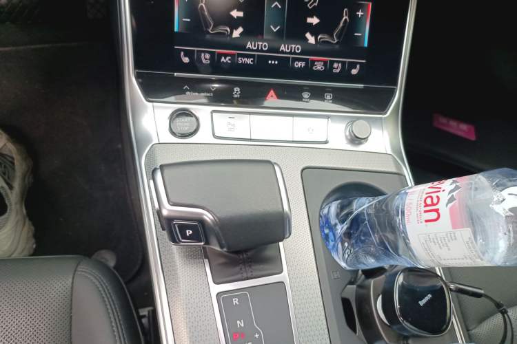 Used Audi A6 2022 allroad quattro Explorer 55 TFSI Prestige Off-Road Model Gear Lever