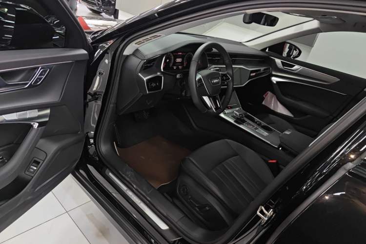 Used Audi A6 2023 allroad quattro 55 TFSI Explorer Edition Driver Seat