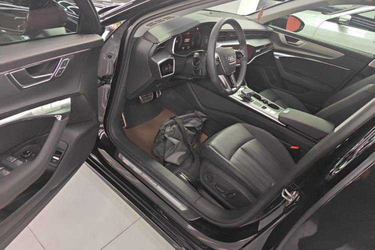 Used Audi A6 2023 allroad quattro 55 TFSI Prestige Off-Road Model Driver Seat