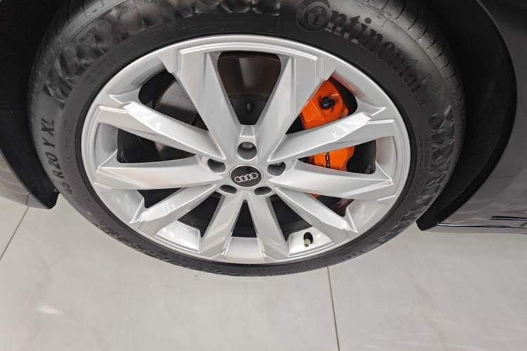 Used Audi A6 2023 allroad quattro 55 TFSI Prestige Off-Road Model Exterior 4