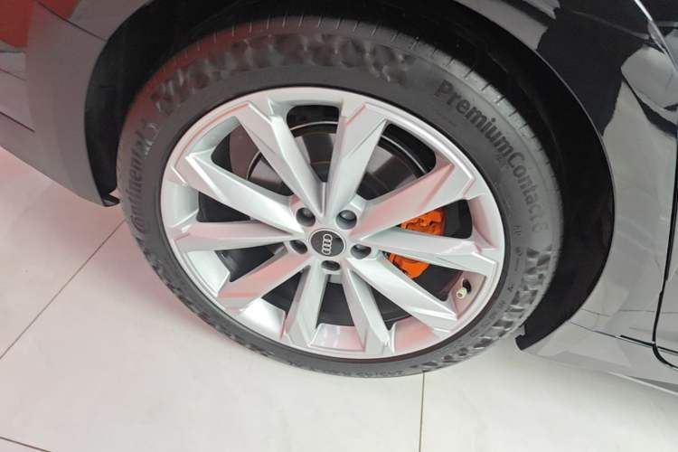 Used Audi A6 2023 allroad quattro 55 TFSI Prestige Off-Road Model Exterior 5