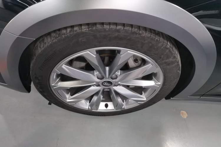 Used Audi A6 2023 allroad quattro 55 TFSI Prestige Off-Road Model Exterior 7