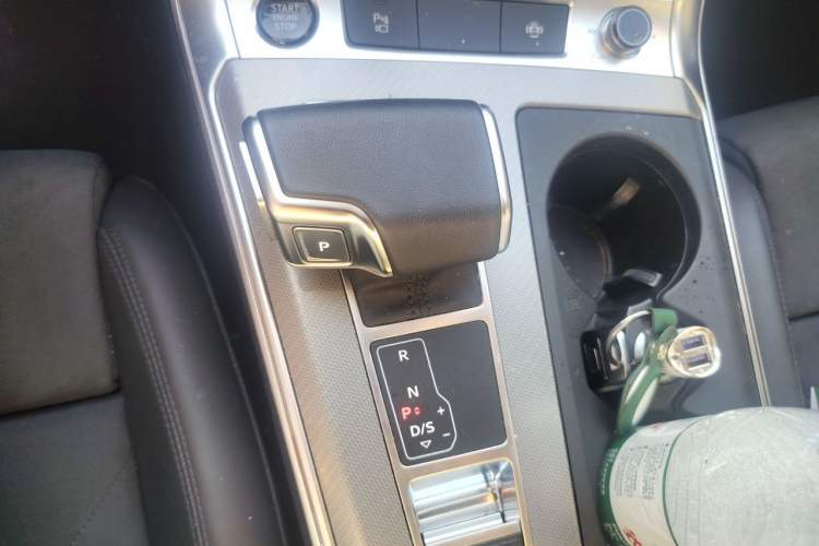 Used Audi A6 2023 Avant Futurist 45 TFSI Prestige Dynamic Edition Gear Lever