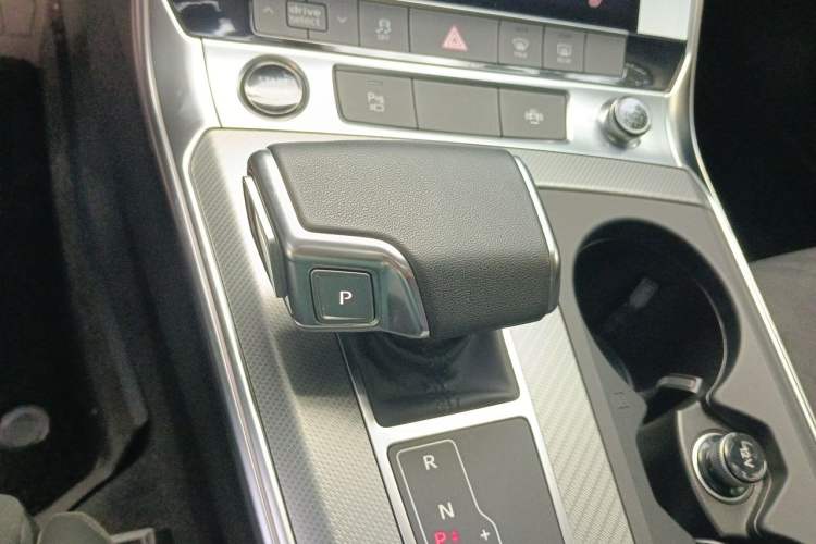 Used Audi A6 2023 Avant Futurist 45 TFSI Prestige Dynamic Edition Gear Lever