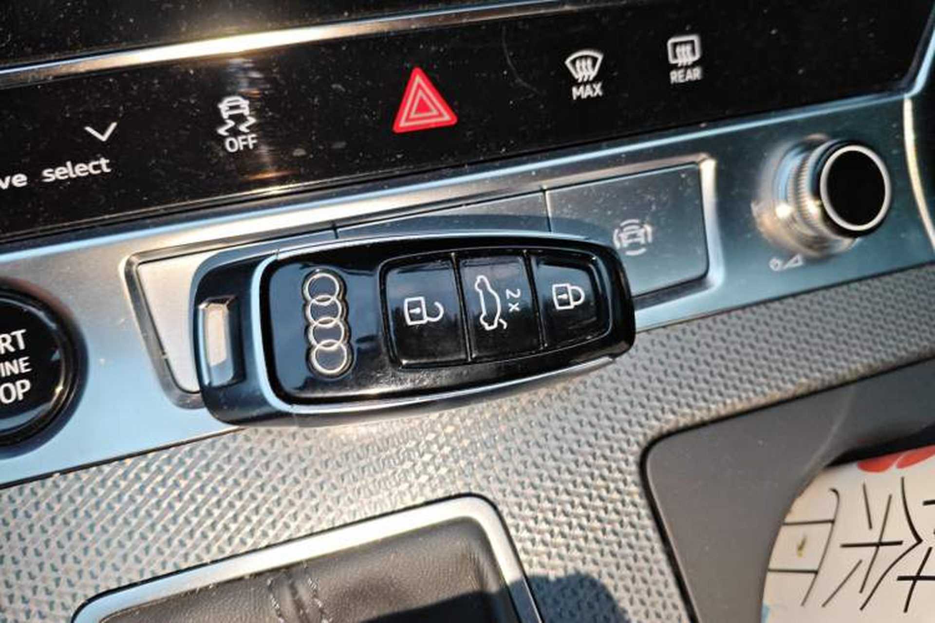 Used Audi A6 2023 allroad quattro 55 TFSI Prestige Off-Road Model Interior 1