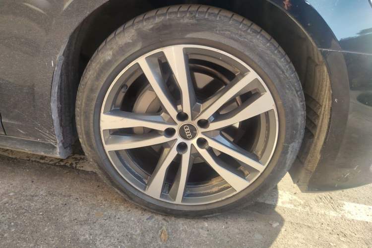 Used Audi A6 2023 Avant Futurist 45 TFSI Prestige Dynamic Edition Right Front Wheel Hub