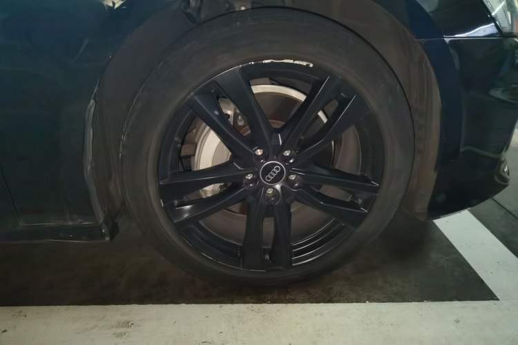 Used Audi A6 2023 Avant Futurist 45 TFSI Prestige Dynamic Edition Right Front Wheel Hub
