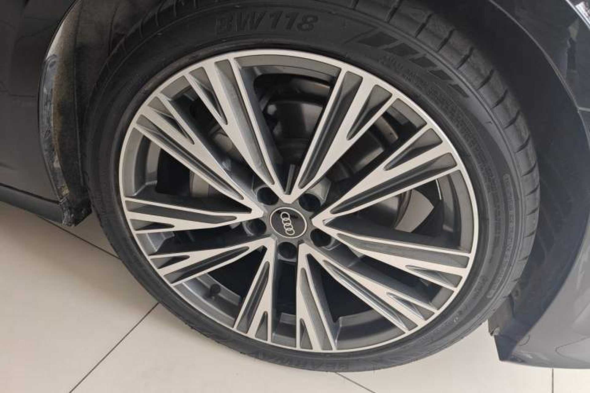 Used Audi A6 2023 Avant 45 TFSI Grand Explorer Edition Right Front Wheel Hub