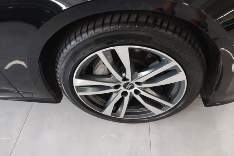 Used Audi A6 2023 Avant Futurist 45 TFSI Prestige Dynamic Edition Right Front Wheel Hub