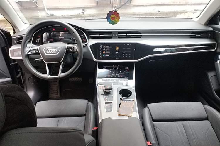 Used Audi A6 2023 Avant Futurist 45 TFSI Prestige Dynamic Edition Center Console