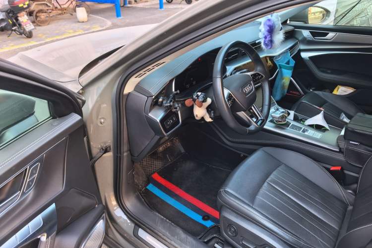 Used Audi A6 2023 allroad quattro 55 TFSI Prestige Off-Road Model Driver Seat